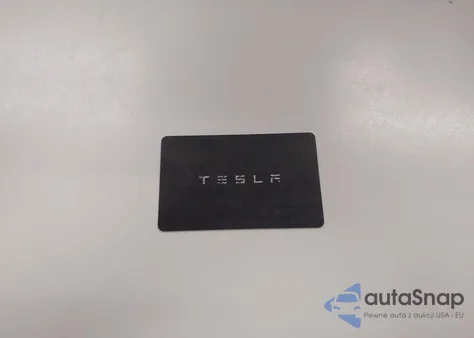 2022 Tesla Model Y Long Range Dual Motor All-Wheel Drive z USA, uszkodzony, nr VIN 7SAYGAEEXNF313769